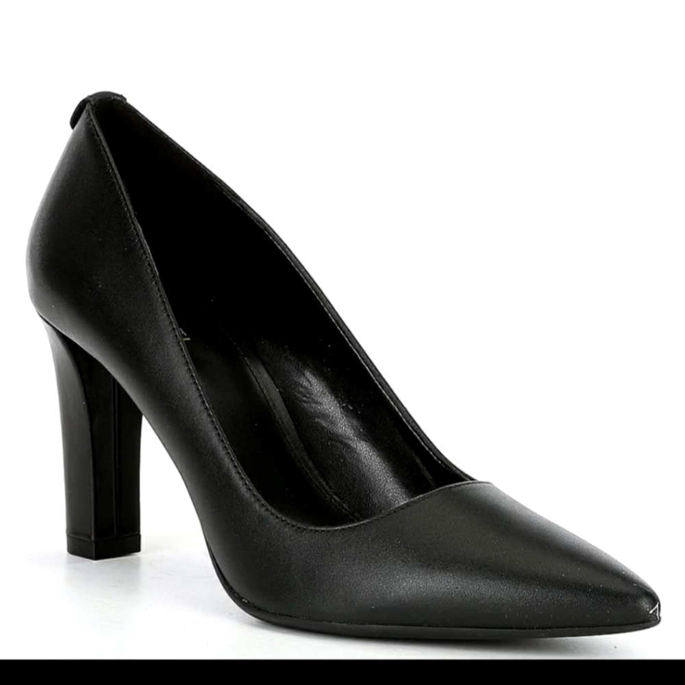 Michael Kors, the Milly Flex Leather Pumps